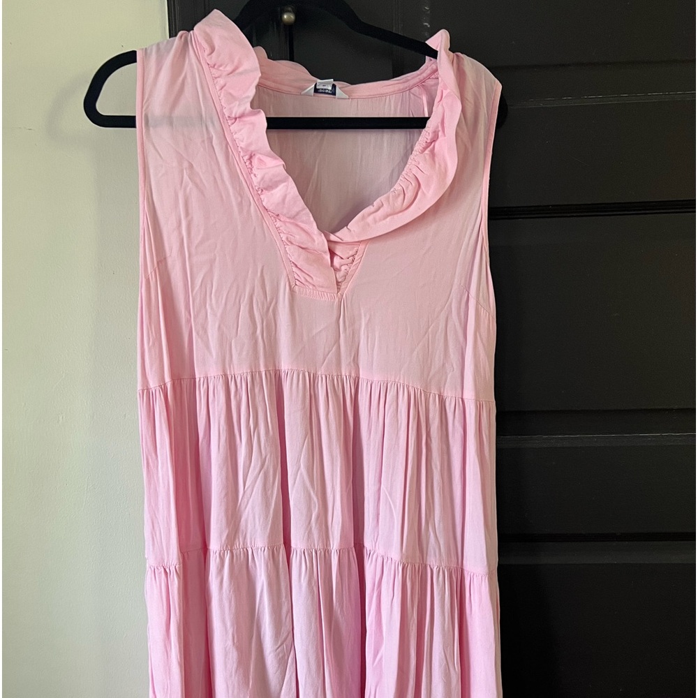Sweet soft pink Crown and Ivy sleeveless dress